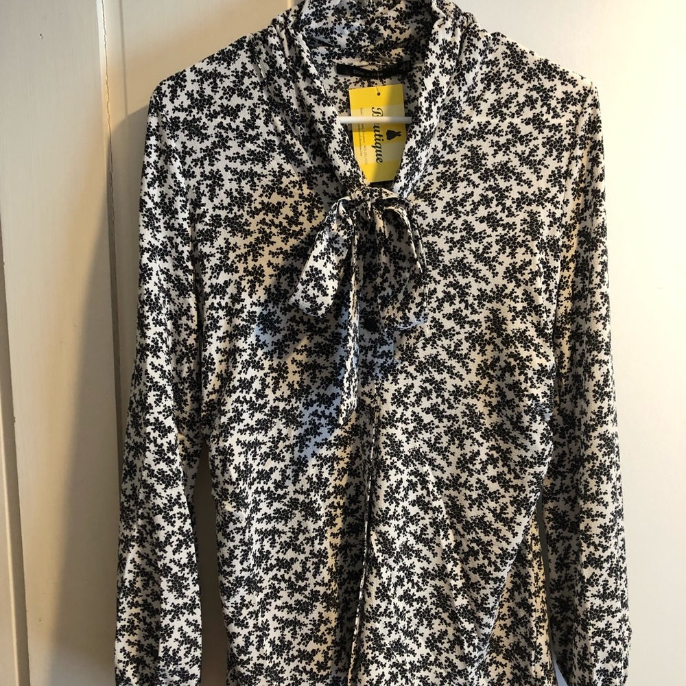 NWT “Doe and Rae” blouse